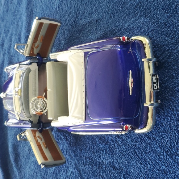 Dub City Die Cast Metal 1953 Chevy Bel Air Convertible. - Picture 3 of 3